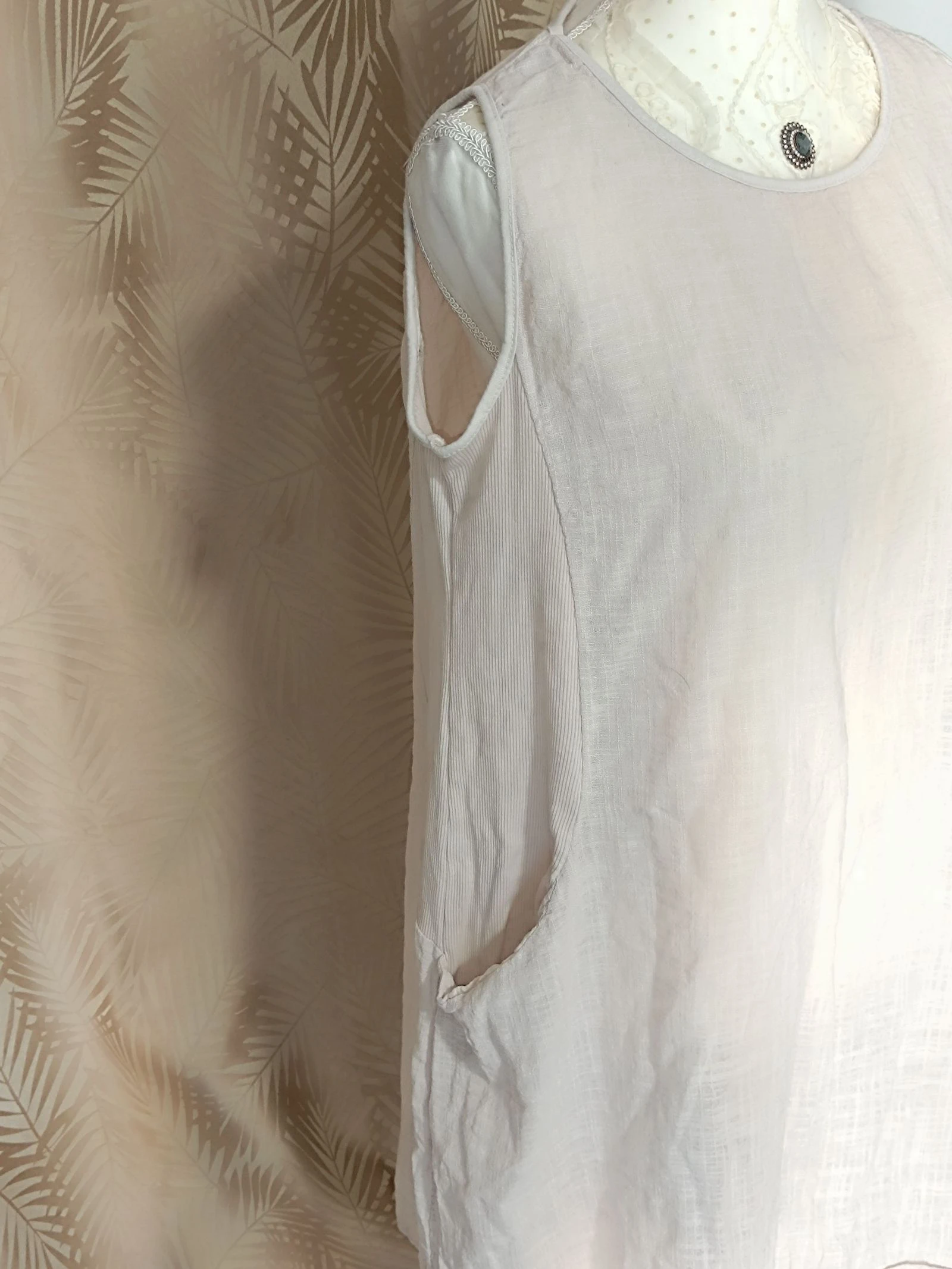 Beige dress with beige pocket--Size XL – photo 2